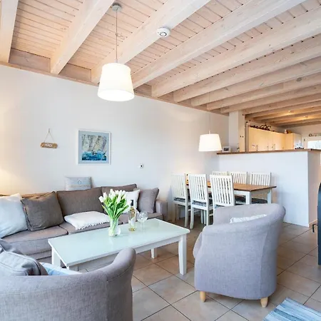 Iris Strandhus Holiday home *