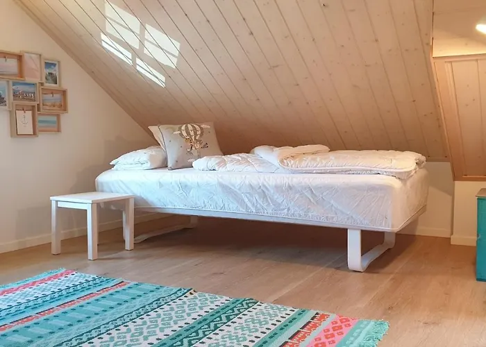 Nyaraló Iris Strandhus *