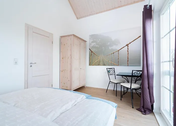 Nyaraló Iris Strandhus *