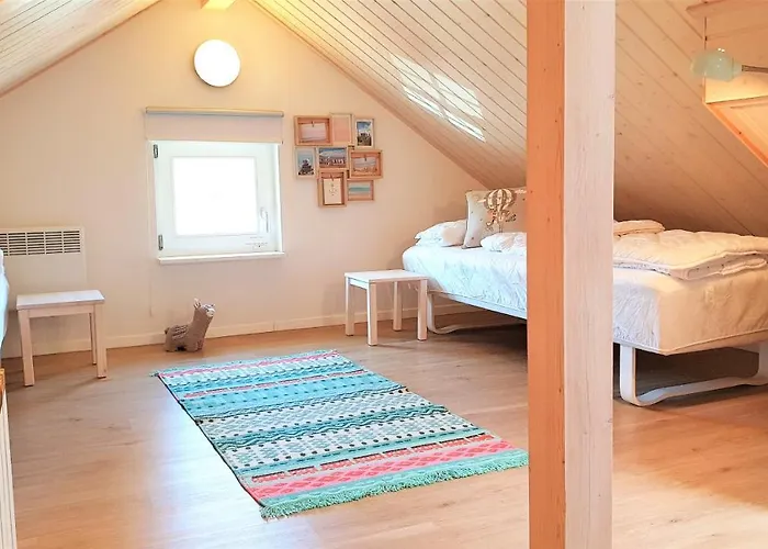 Iris Strandhus Nyaraló